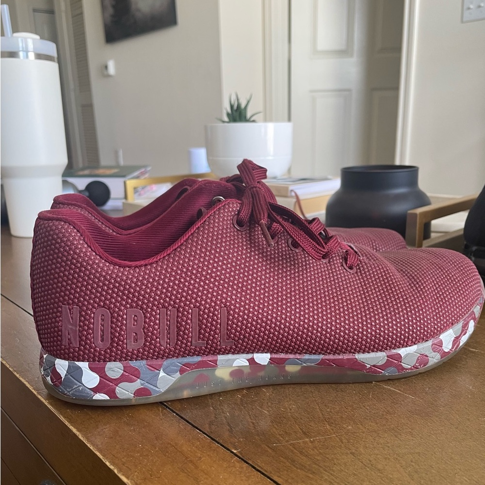 NOBULL Trainers Size M 10.5, Great Condition